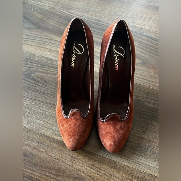 Delman Womans Cognac Suede 4"
Stiletto Heels Metallic Trim 10 - Picture 9 of 9